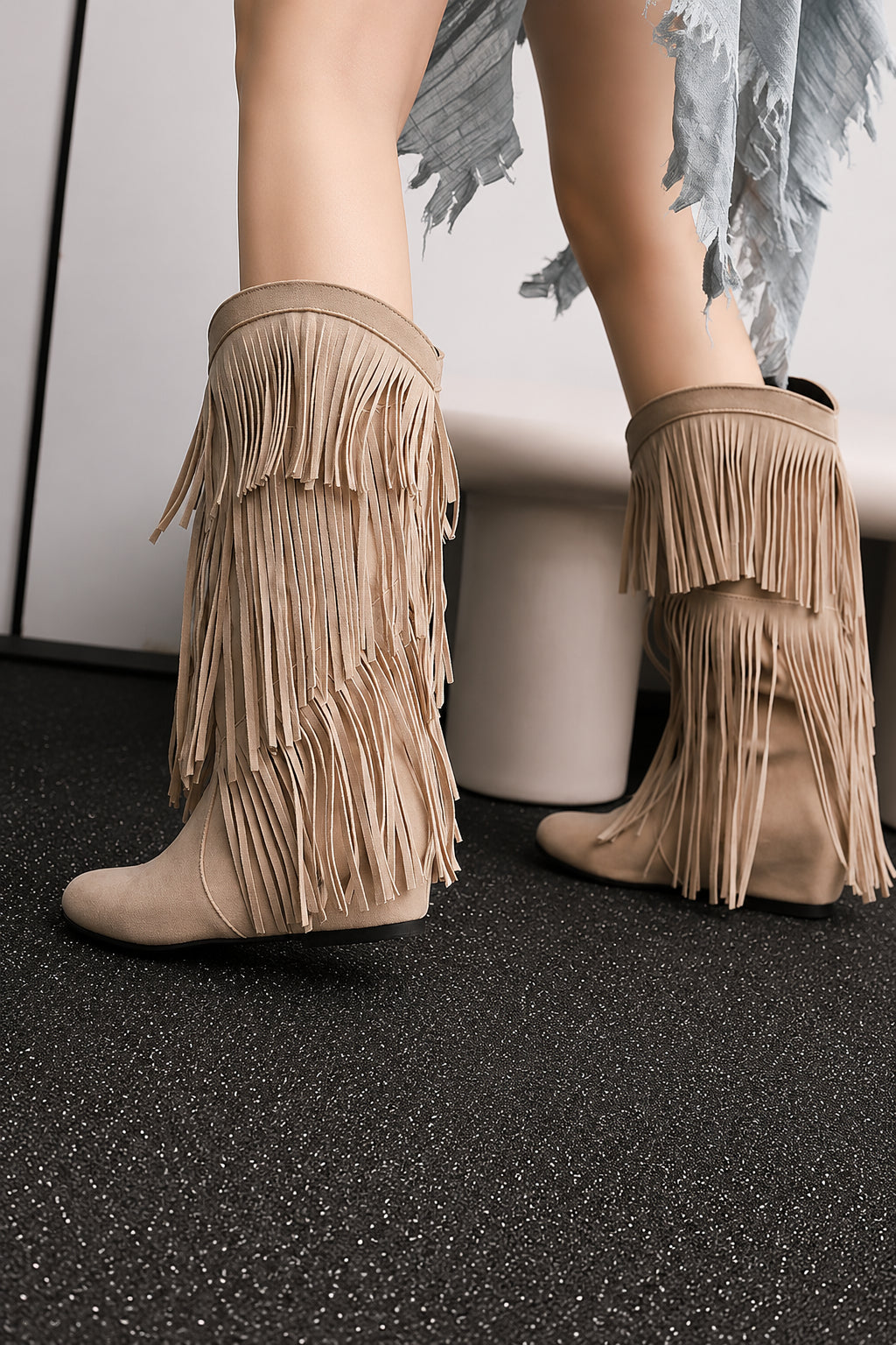 bottes-cowboy-femme-elegantes-a-pampilles