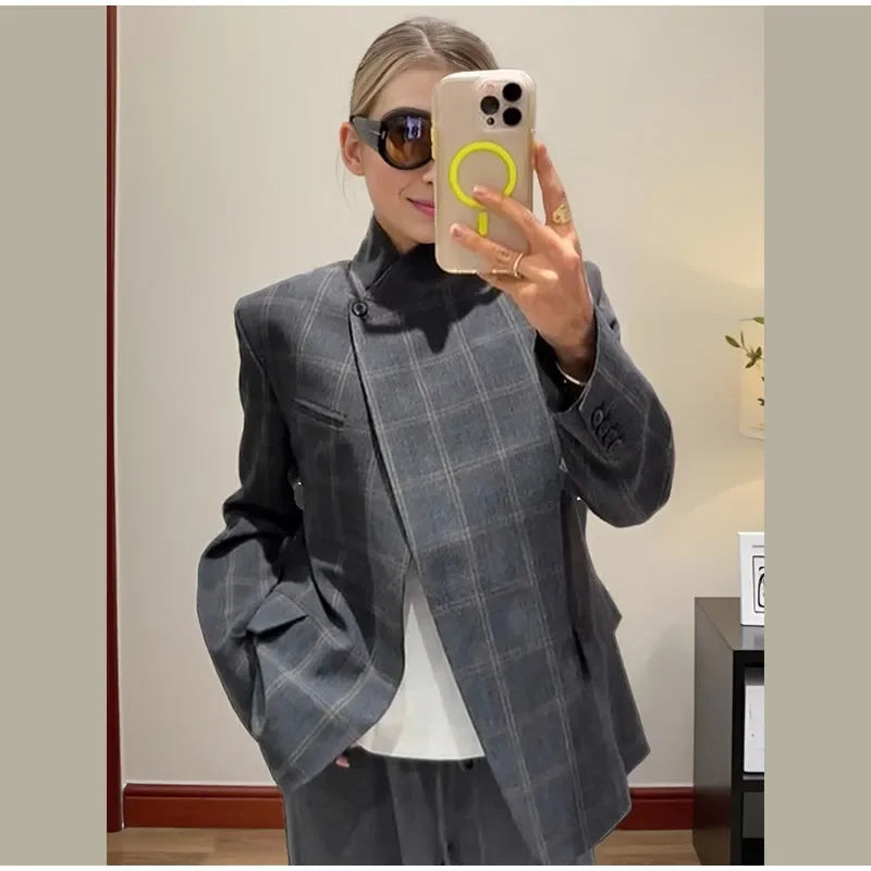 veste-blazer-femme-grise-elegante-a-carreaux