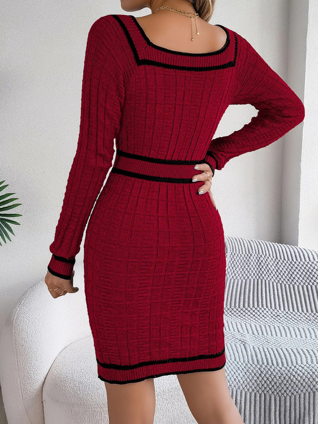 robe-pull-femme-elegante-a-col-carre