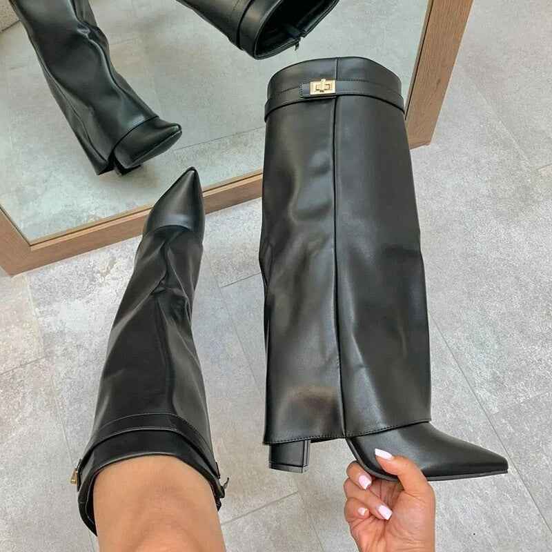 hohe-stiefeletten-mit-weitem-bein-fur-einen-eleganten-und-bequemen-stil