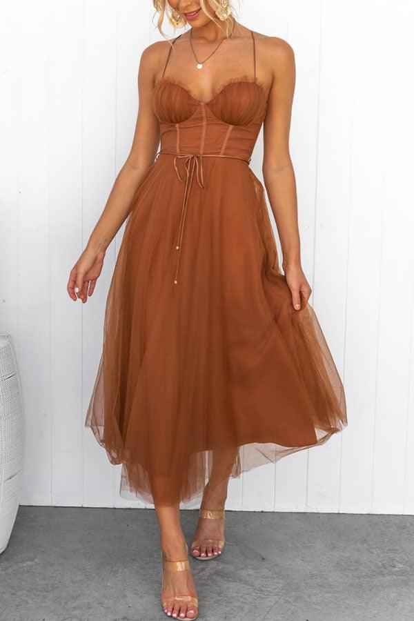 elegant-maxi-dress-with-straps-in-chiffon-for-a-modern-princess-party