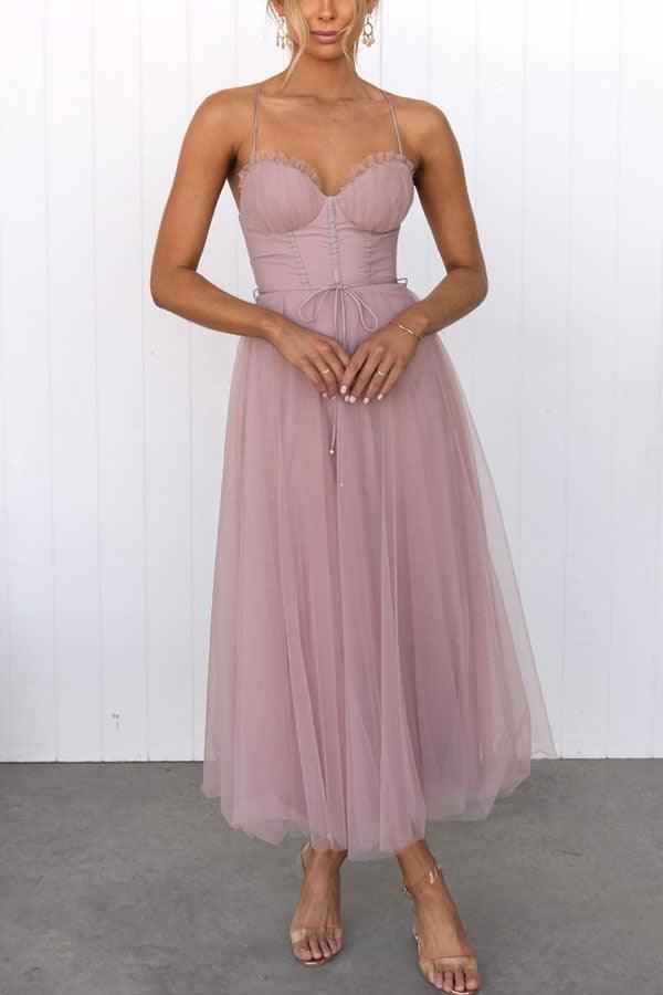 elegant-maxi-dress-with-straps-in-chiffon-for-a-modern-princess-party