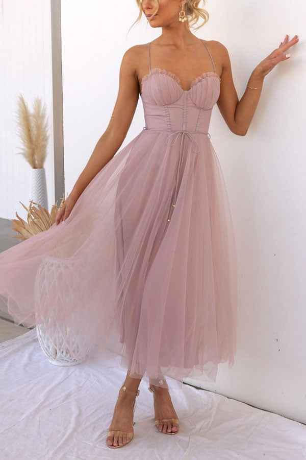 elegant-maxi-dress-with-straps-in-chiffon-for-a-modern-princess-party