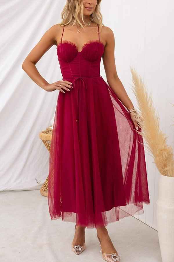 elegant-maxi-dress-with-straps-in-chiffon-for-a-modern-princess-party