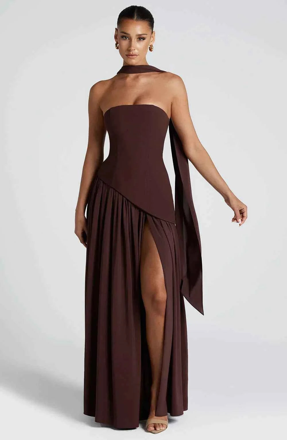 robe-longue-bustier-corset-avec-detail-foulard-et-fente-haute