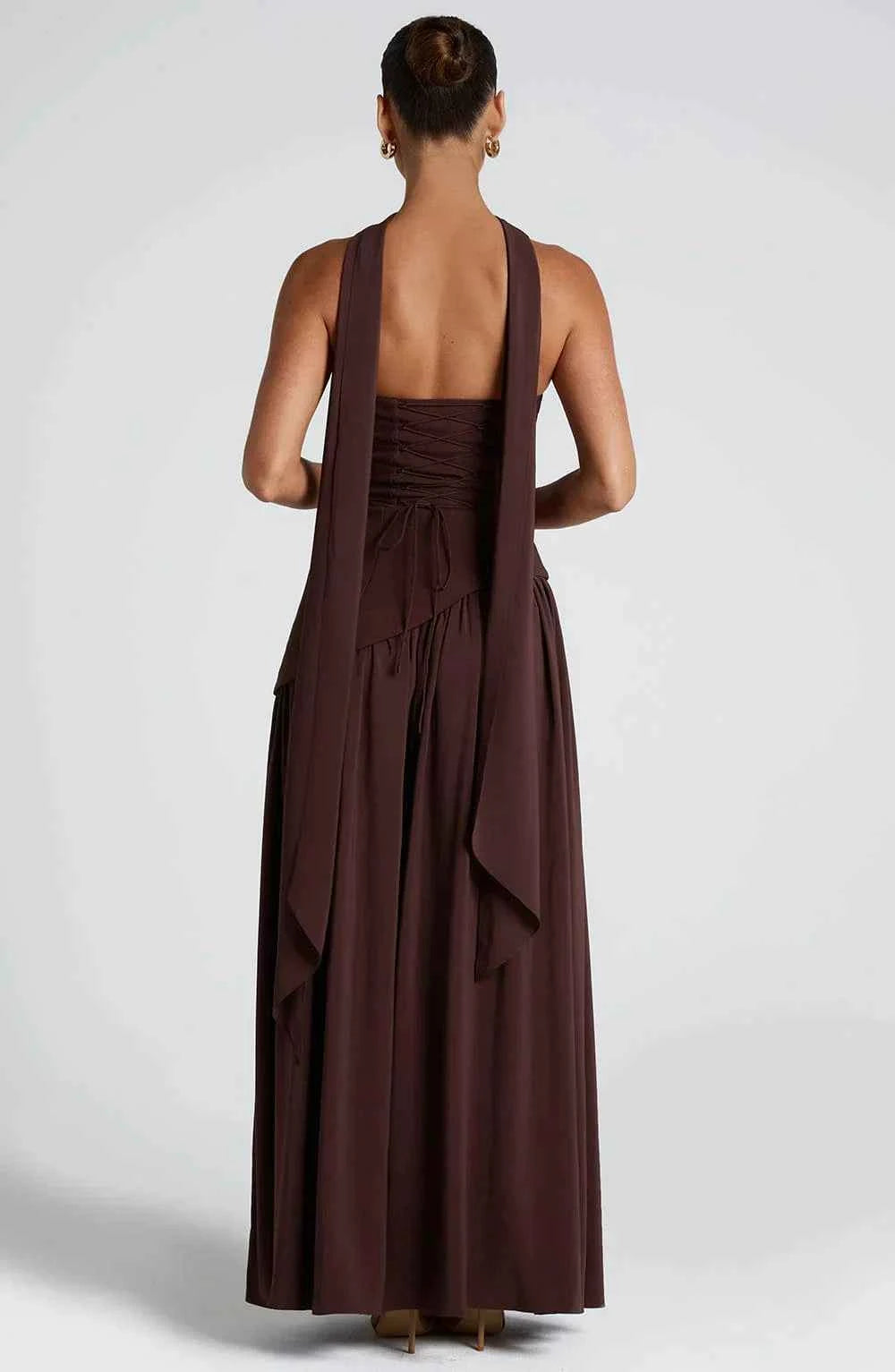 robe-longue-bustier-corset-avec-detail-foulard-et-fente-haute