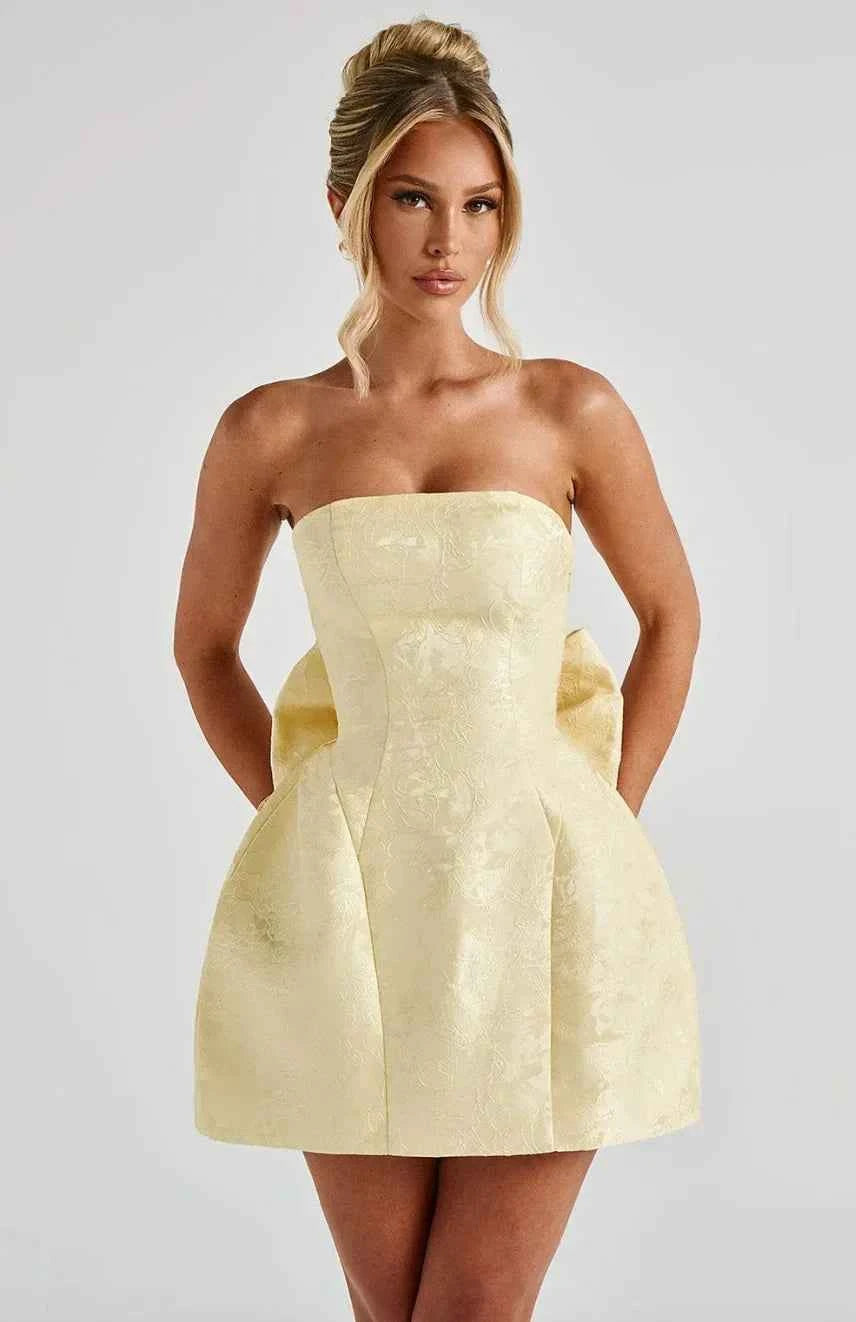 robe-courte-femme-jacquard-sans-bretelles-avec-dos-nu