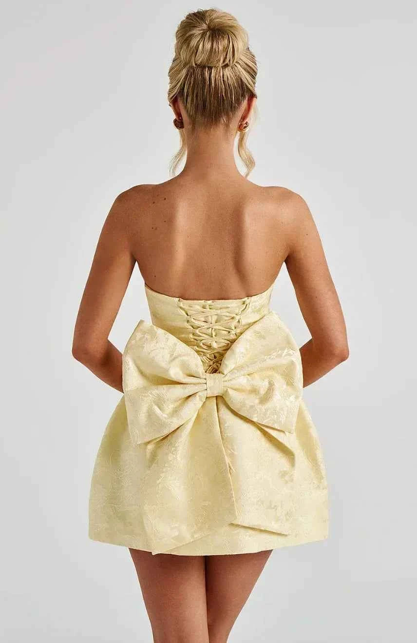robe-courte-femme-jacquard-sans-bretelles-avec-dos-nu