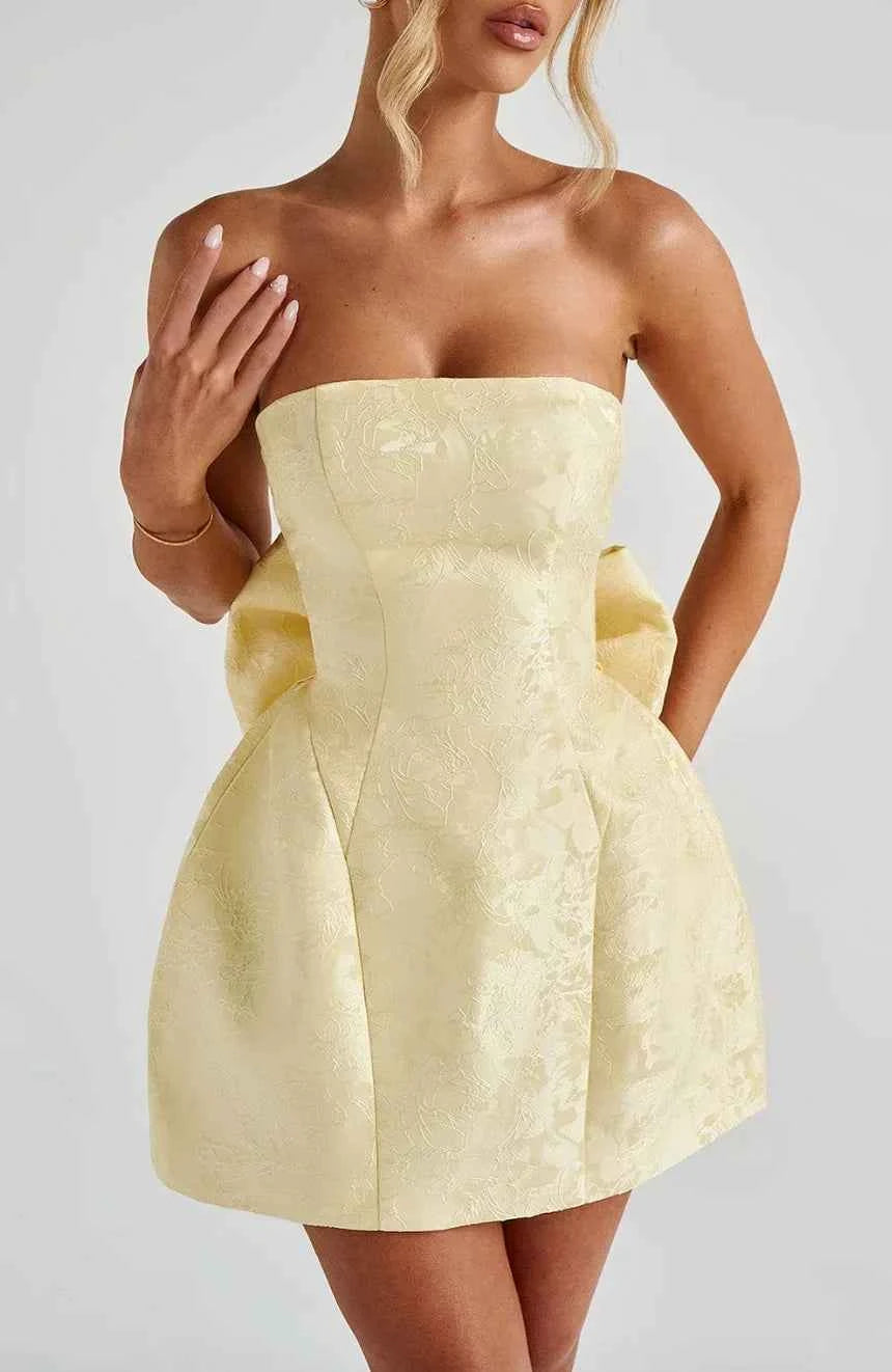 robe-courte-femme-jacquard-sans-bretelles-avec-dos-nu