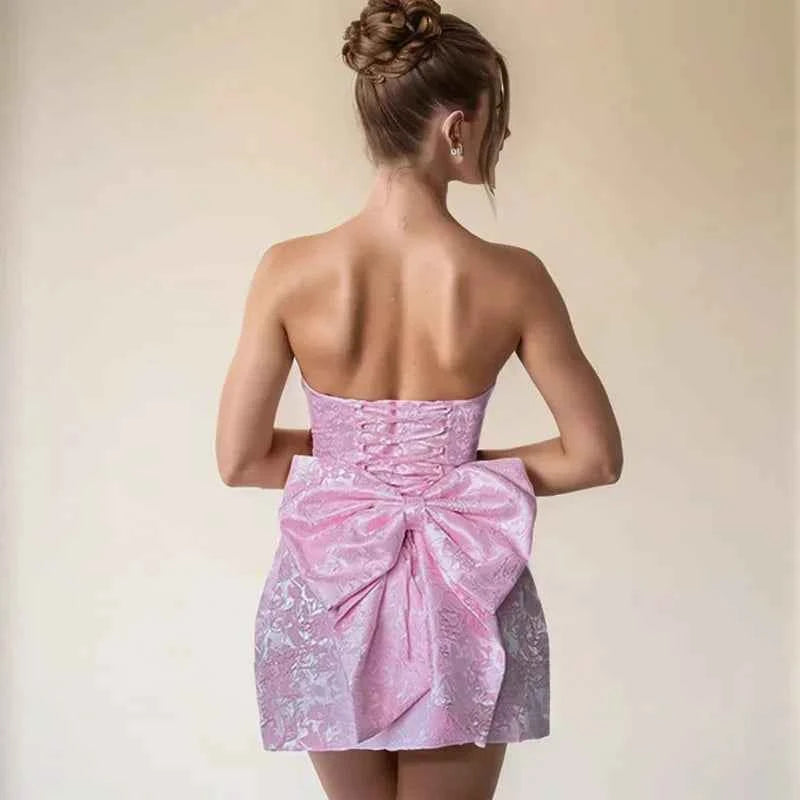 robe-courte-femme-jacquard-sans-bretelles-avec-dos-nu
