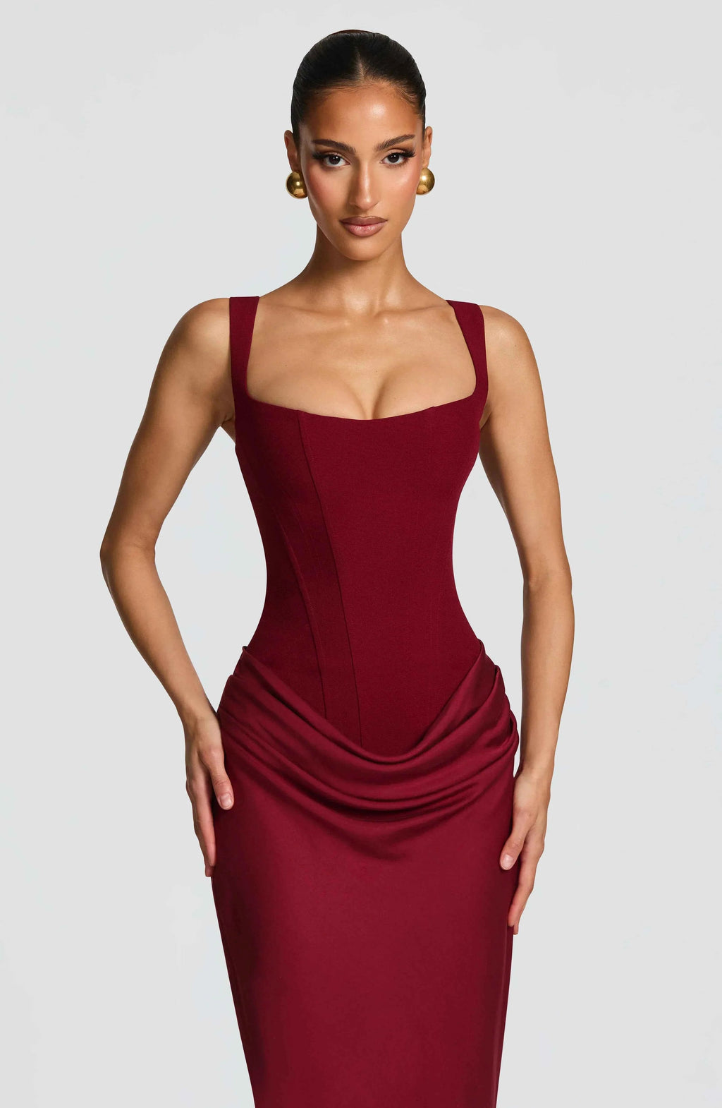 robe-longue-moulante-femme-dos-nu
