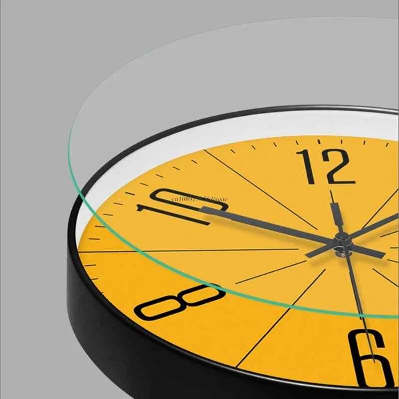 marcia-modern-wall-clock-with-sleek-minimalist-design