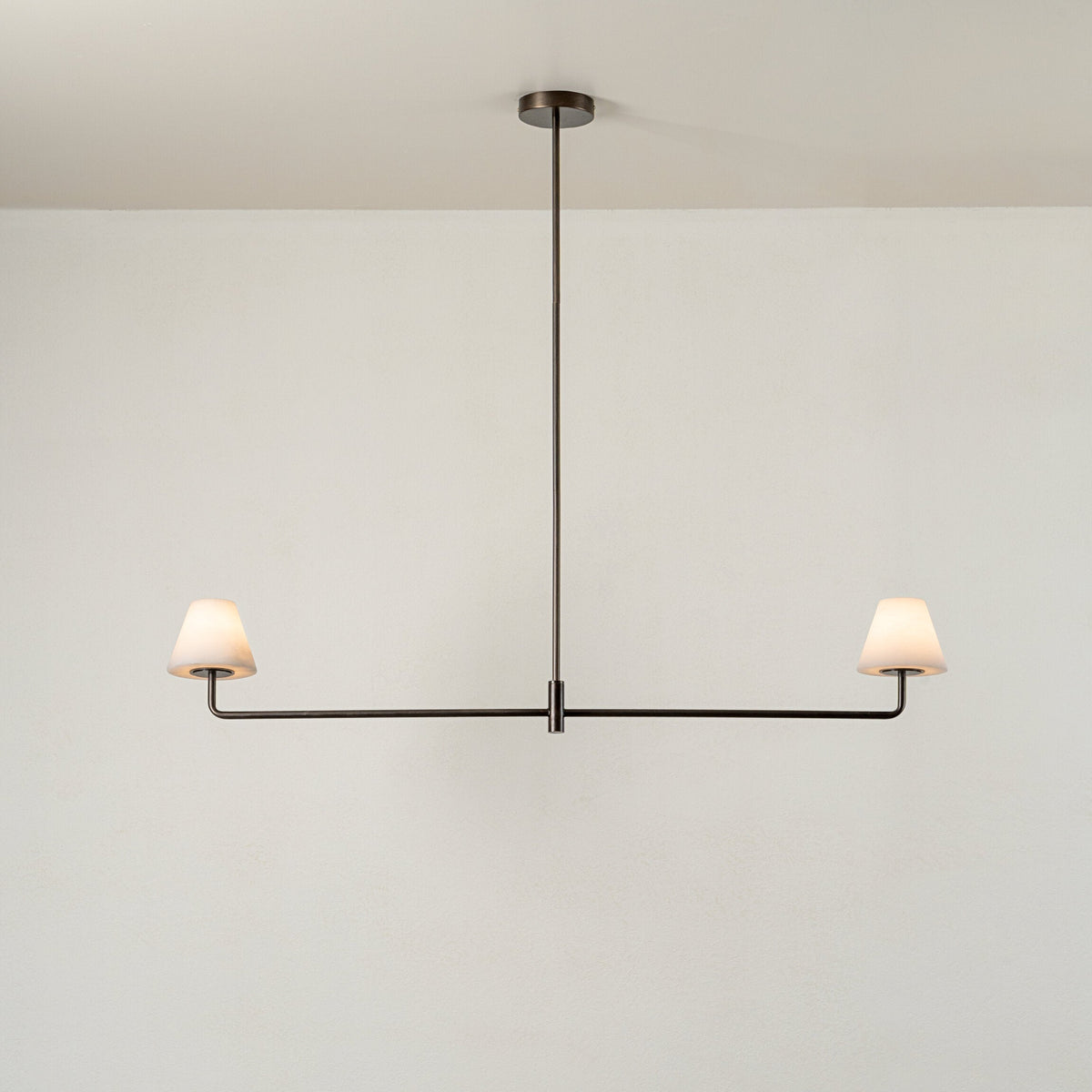 Pendelleuchte : Lampe Suspension Alba en Albâtre et Bronze dans de Roselva
