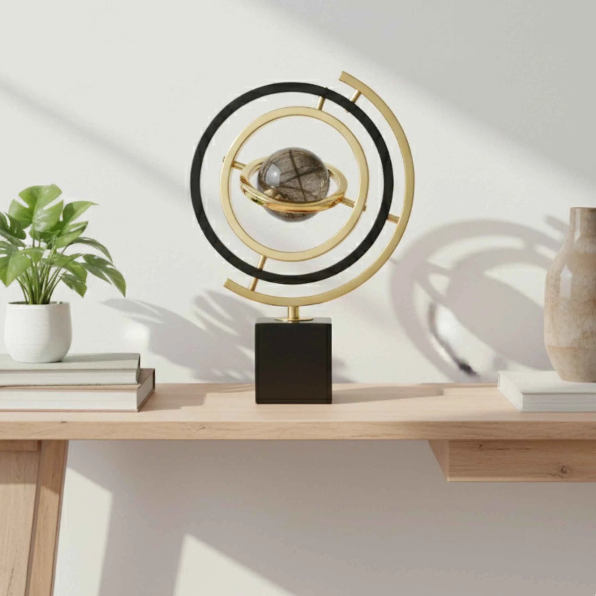 Globes : Sphère Armillaire Décorative en Métal Doré - Idéale pour Bureau, Salon ou Bibliothèque dans de Marche Lino