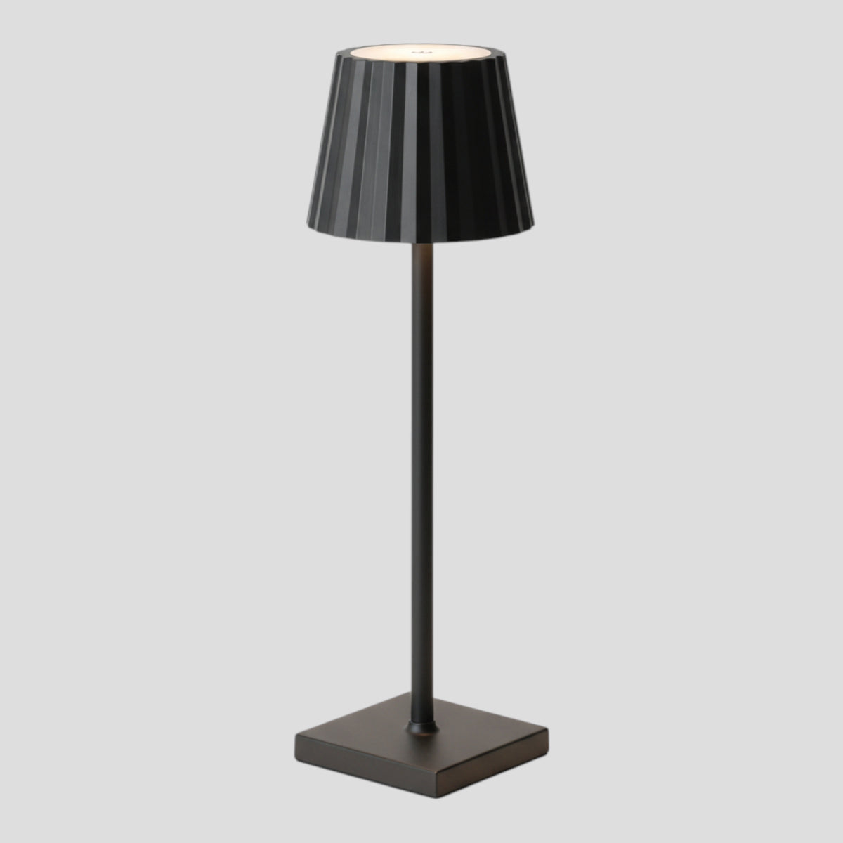 Éclairage : Lampe de Table LED Sans Fil avec Batterie Rechargeable et Commande Tactile Aluminium dans Noir de Marche Lino