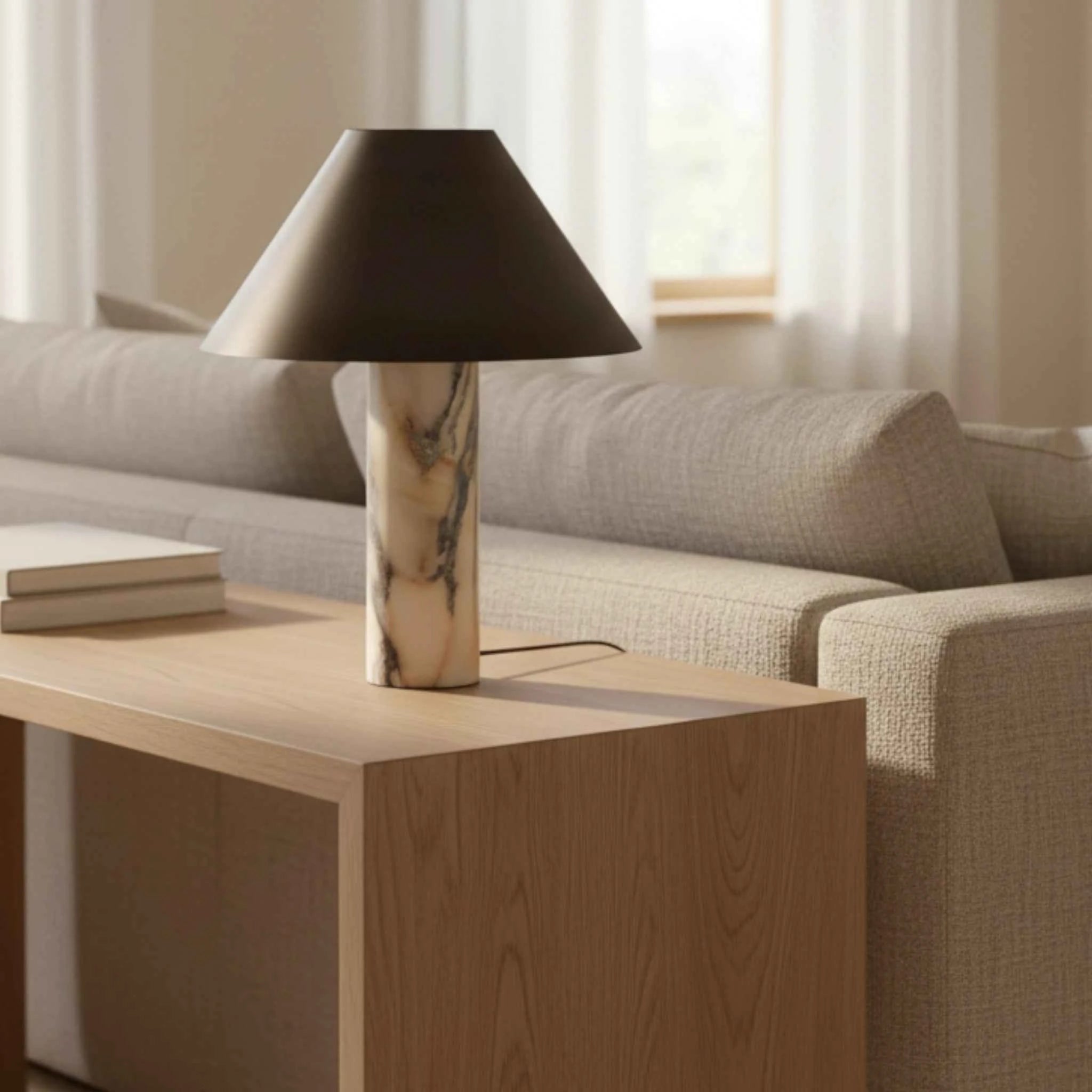 Lampes de table : Lampe de Table Moderne avec Socle en Marbre et Bronze, Style Abattoir dans de Marche Lino